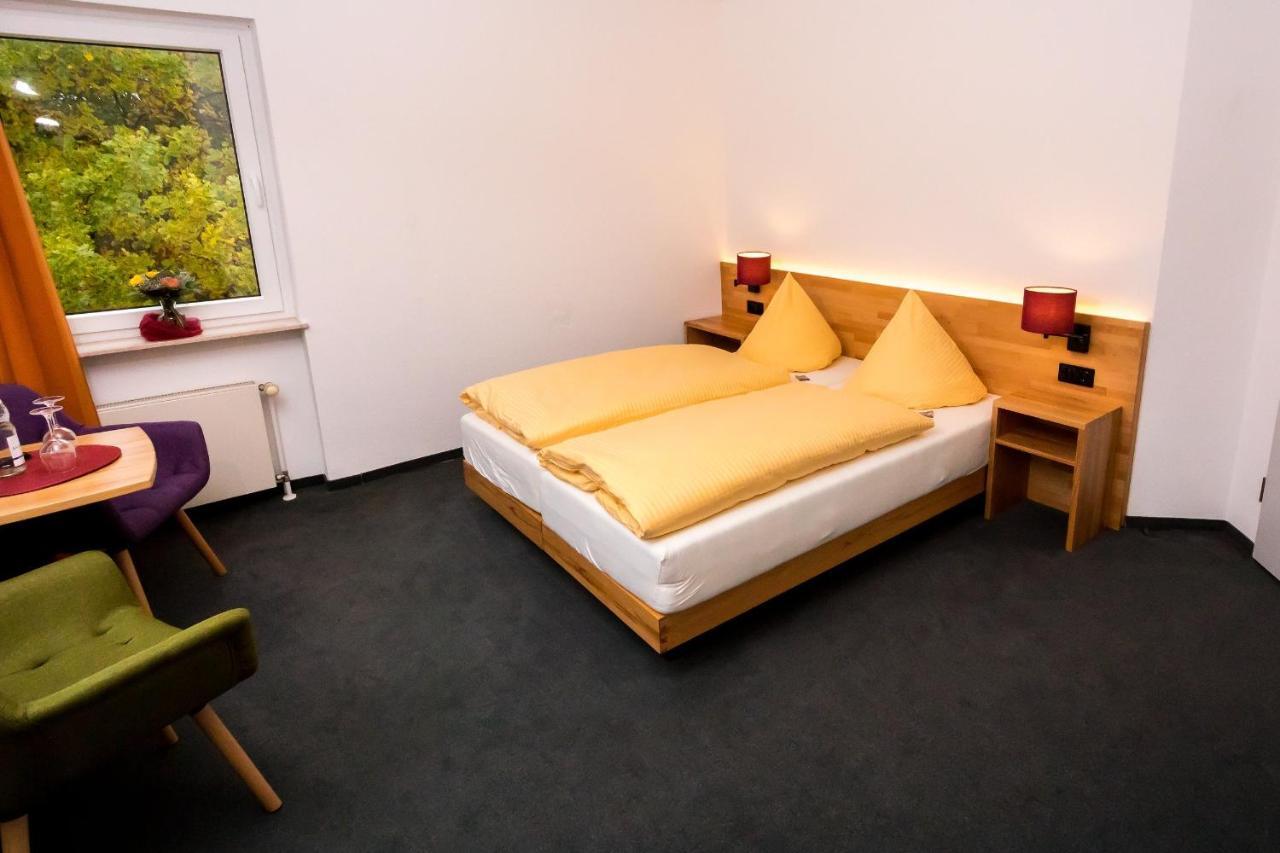 Wohlfuehlhotel Im Schlosspark - Self Checkin Hotel Willebadessen